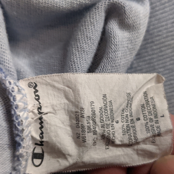 CHAMPION Cropped Oversized Sweater - Picture 8 of 13